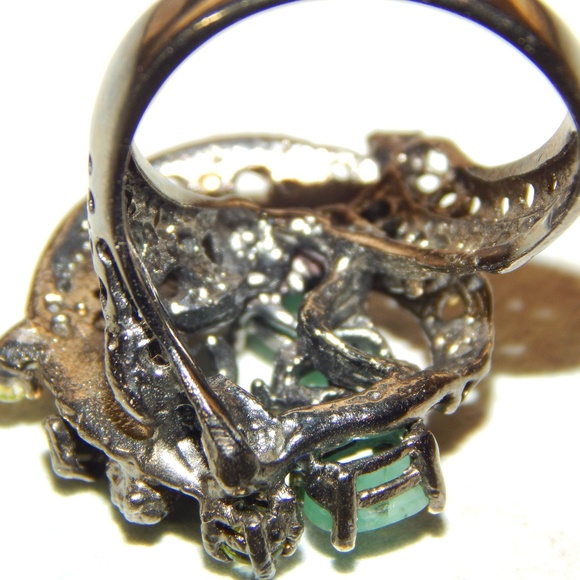 Dramatic Emerald & Peridot Ring - Picture 5 of 14